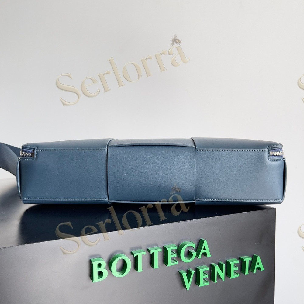 BOTTEGA VENETA ARCO BRIEFCASE