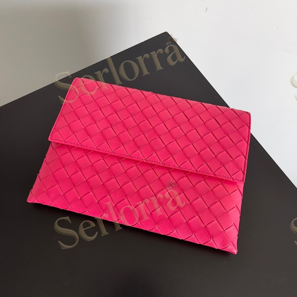 BOTTEGA VENETA CLUTCHES