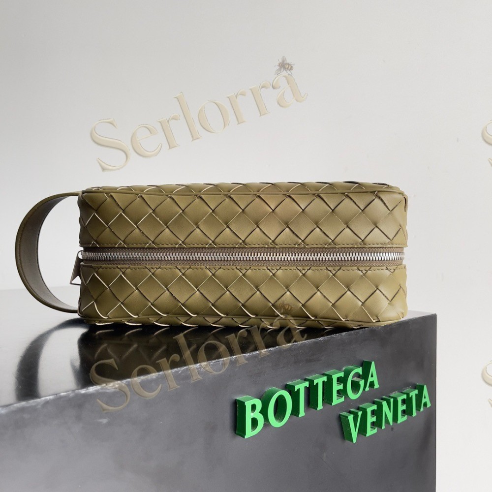 BOTTEGA VENETA INTRECCIATO TRAVEL POUCH