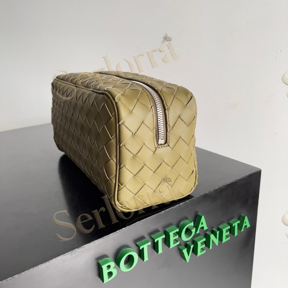 BOTTEGA VENETA INTRECCIATO TRAVEL POUCH