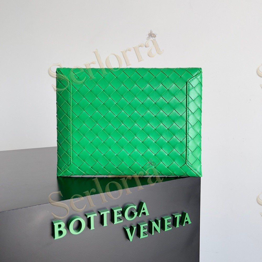 BOTTEGA VENETA CLUTCHES