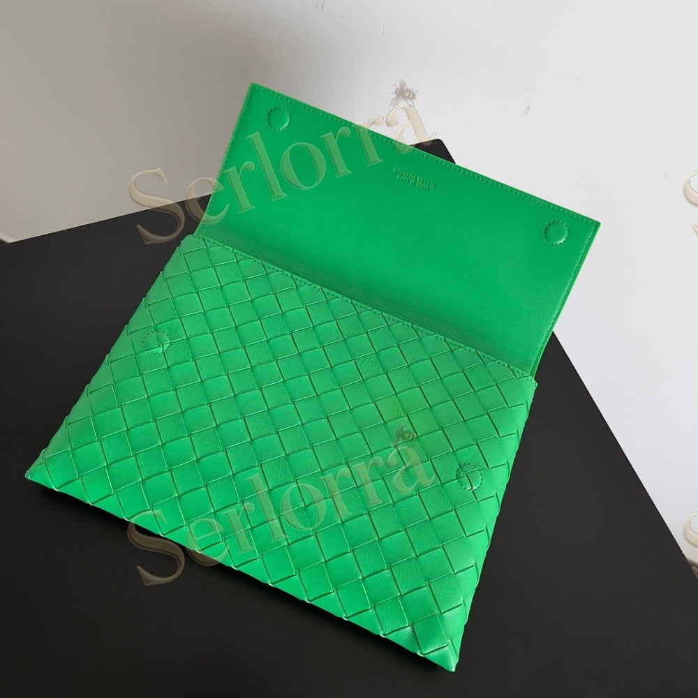 BOTTEGA VENETA CLUTCHES