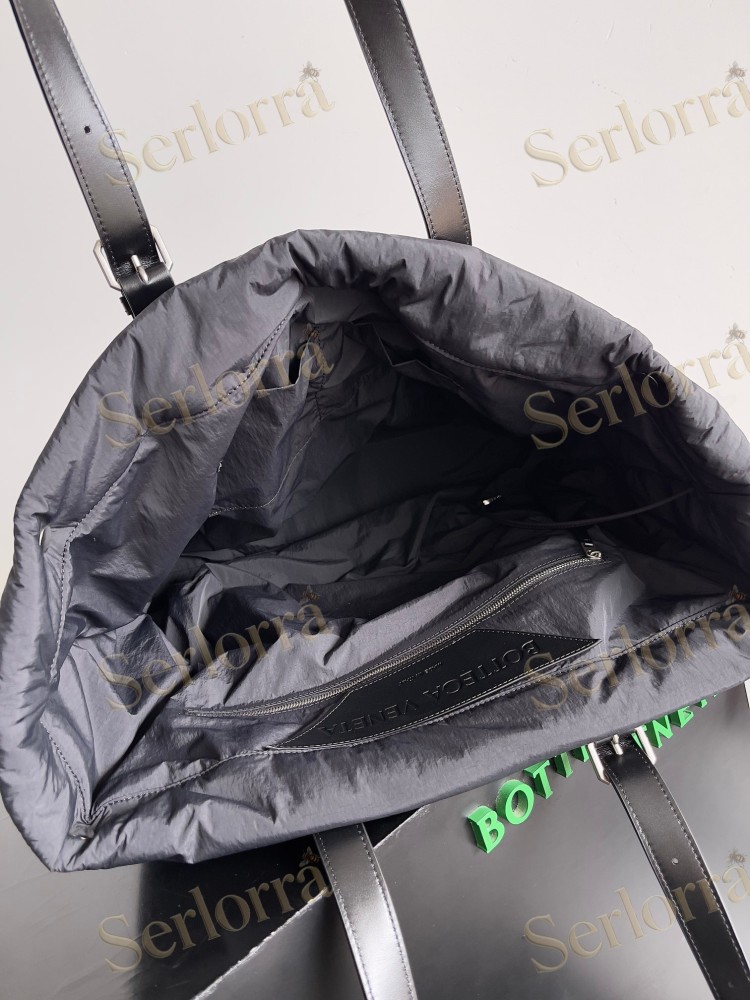 BOTTEGA VENETA CROSSROAD BUCKLE TOTE