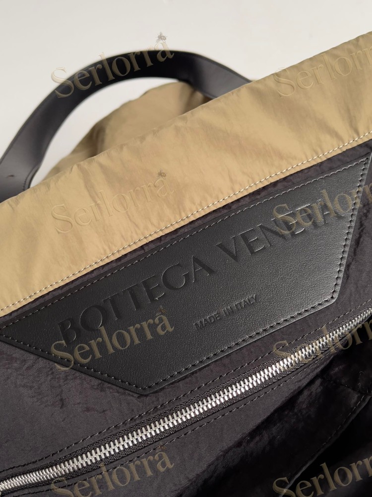 BOTTEGA VENETA CROSSROAD BUCKLE TOTE