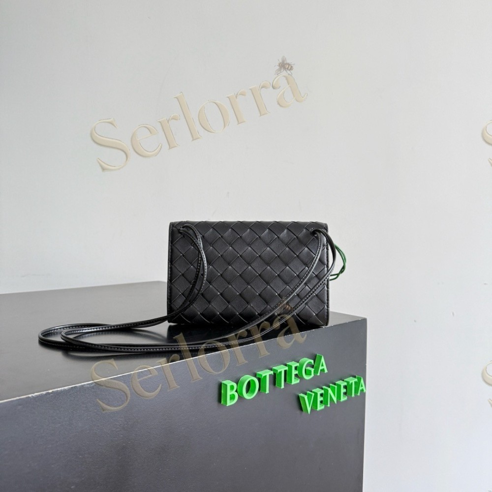 BOTTEGA VENETA ANDIAMO POUCH ON STRAP