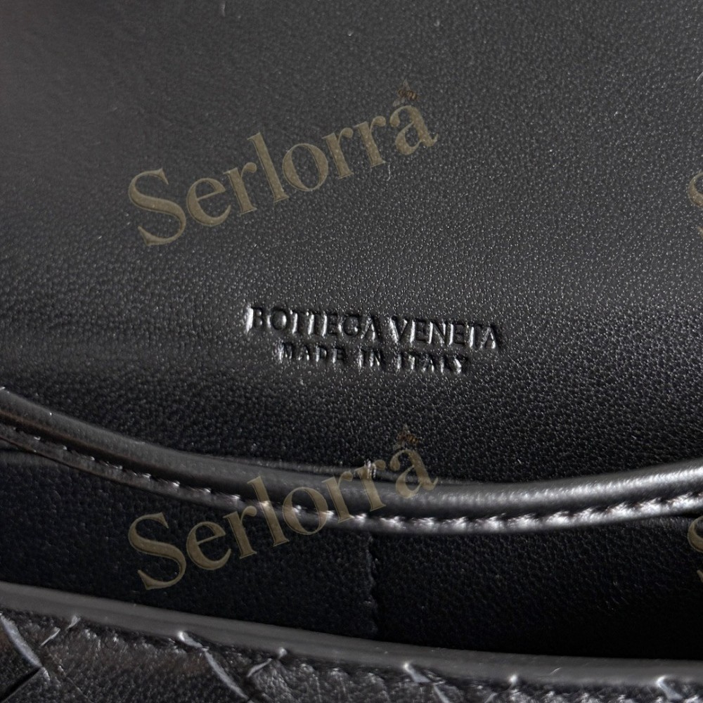 BOTTEGA VENETA ANDIAMO POUCH ON STRAP