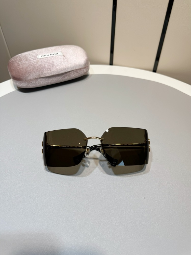 MIUMIU SUNGLASSES