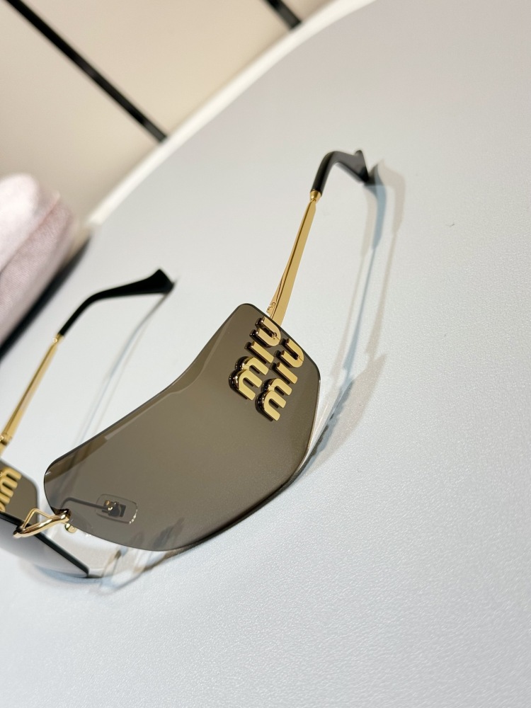 MIUMIU SUNGLASSES