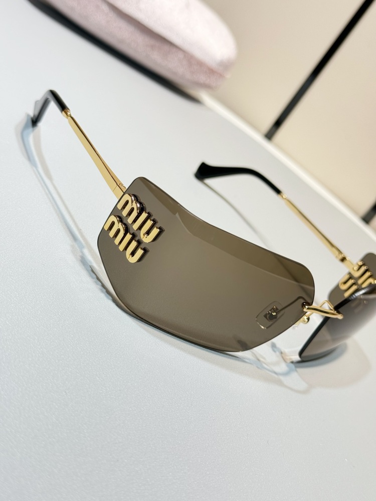 MIUMIU SUNGLASSES