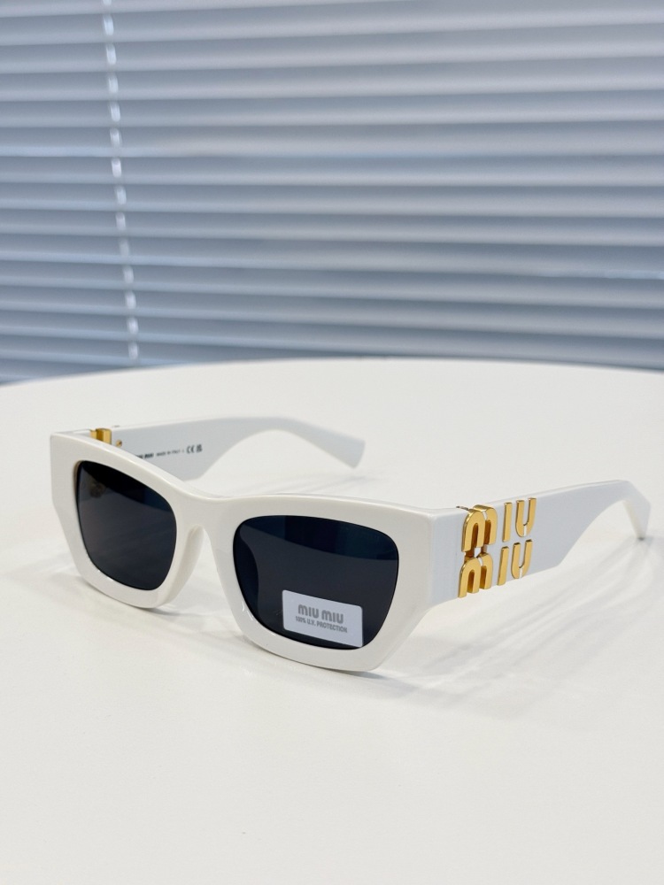 MIUMIU SUNGLASSES