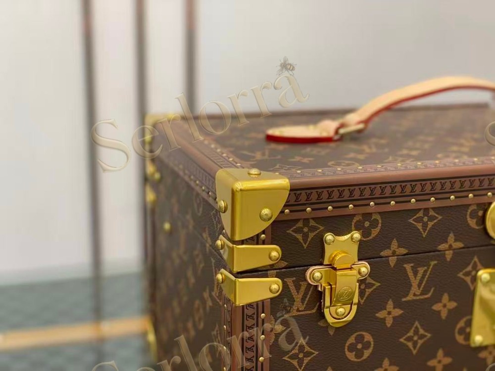 LOUIS VUITTON MONOGRAM BOITE BOUTEILLES TRAIN CASE