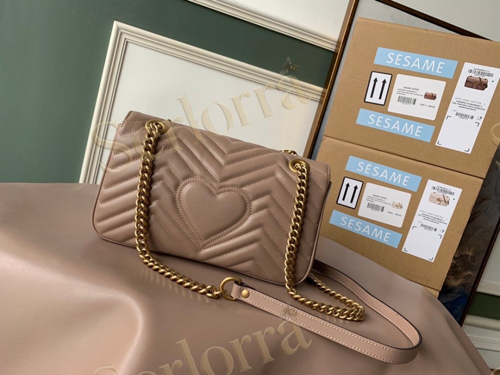 GUCCI GG MARMONT SMALL SHOULDER BAG