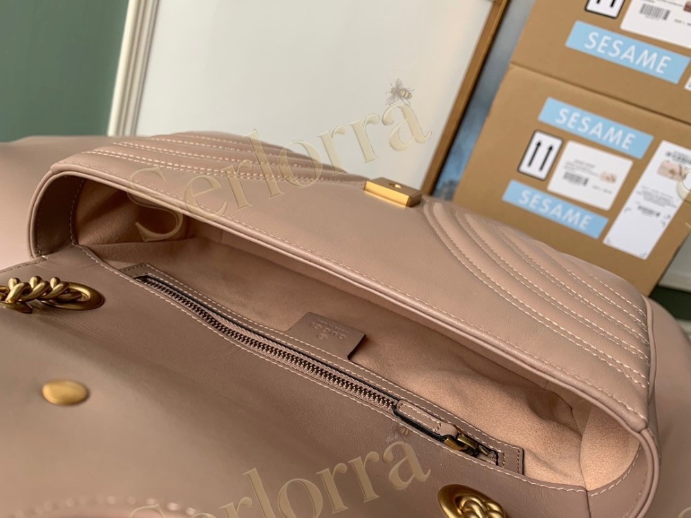 GUCCI GG MARMONT SMALL SHOULDER BAG