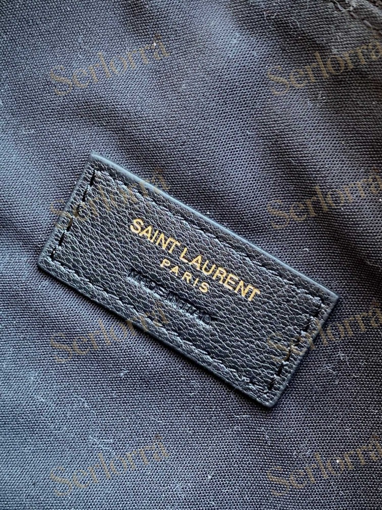 SAINT LAURENT HOBO CHAIN SHOULDER BAG