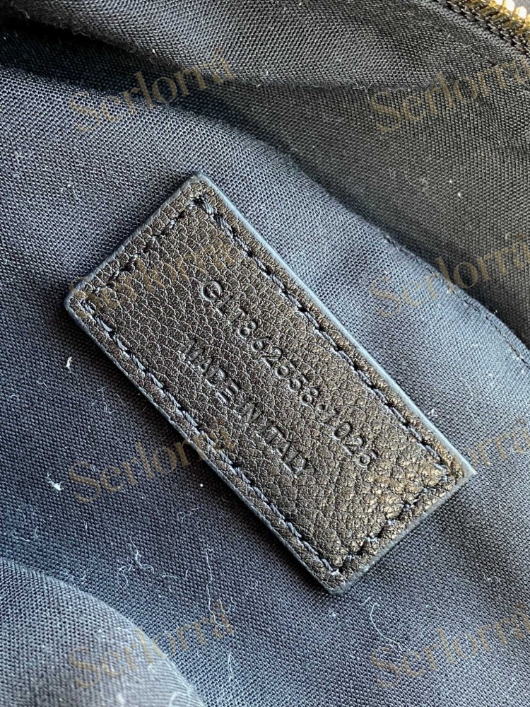 SAINT LAURENT HOBO CHAIN SHOULDER BAG