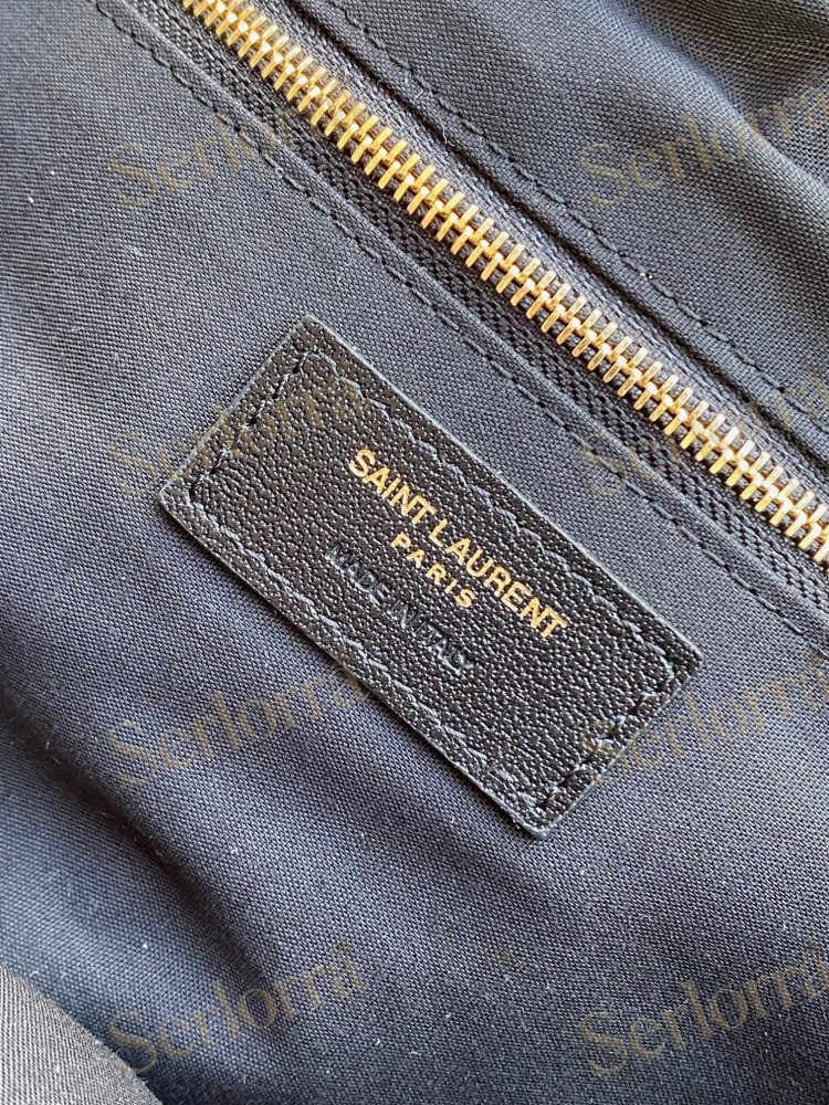 SAINT LAURENT HOBO CHAIN SHOULDER BAG