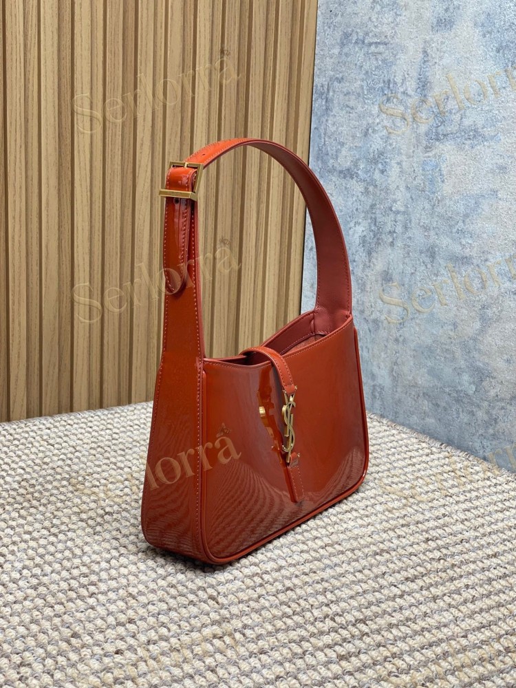 SAINT LAURENT LE 5 À 7