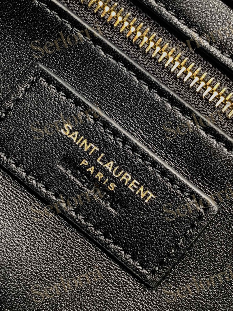 SAINT LAURENT LE 5 À 7