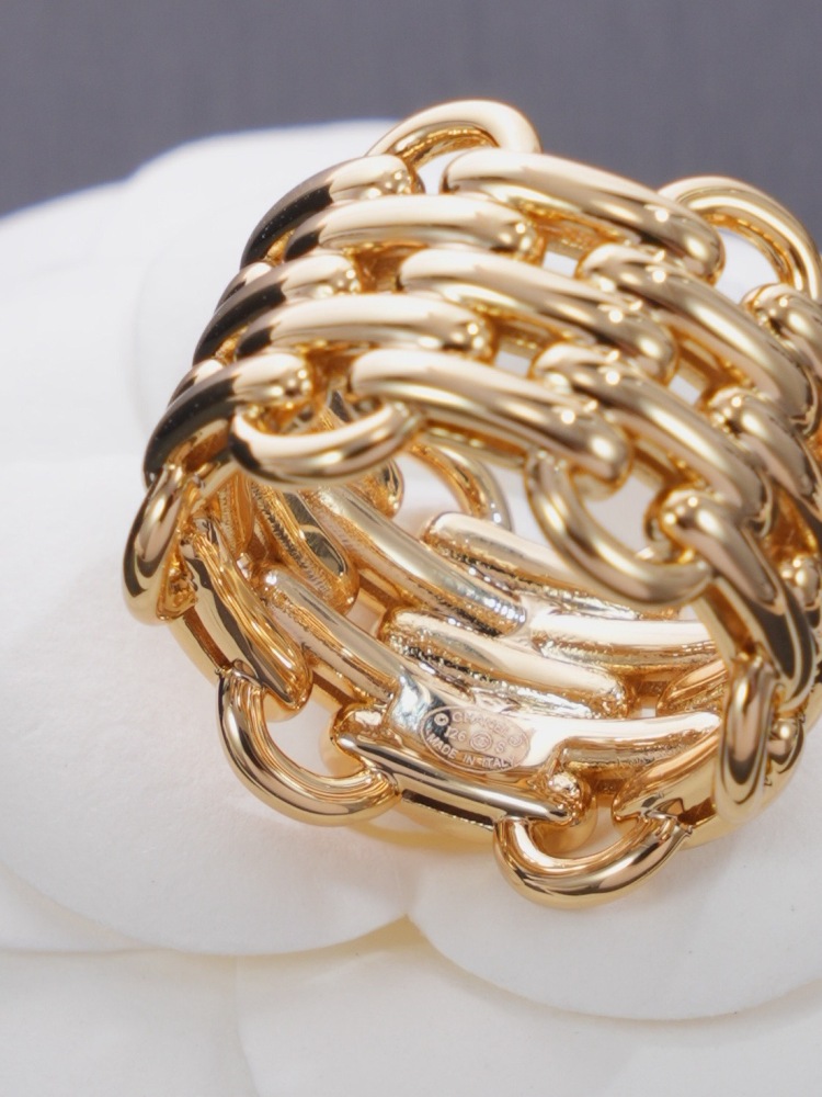 CHANEL MULTI-LAYER INTERLOCK CHAIN GOLD RING