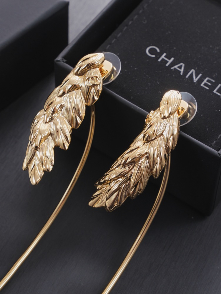 CHANEL LONG FEATHER TASSEL DANGLE EARRINGS