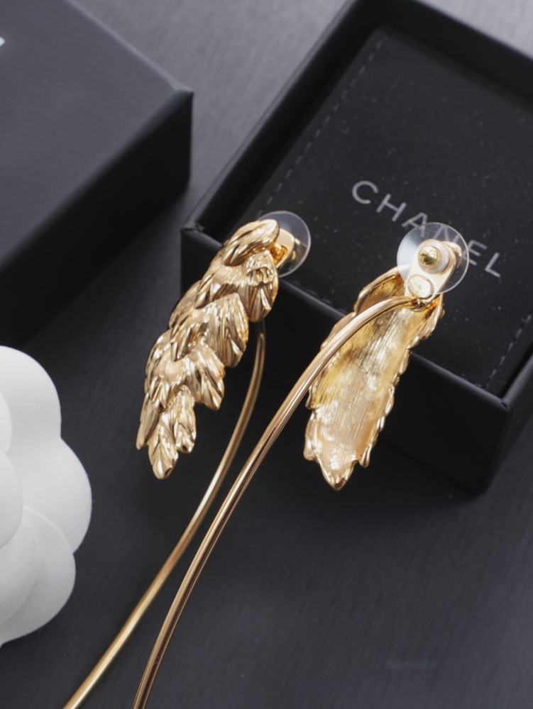 CHANEL LONG FEATHER TASSEL DANGLE EARRINGS