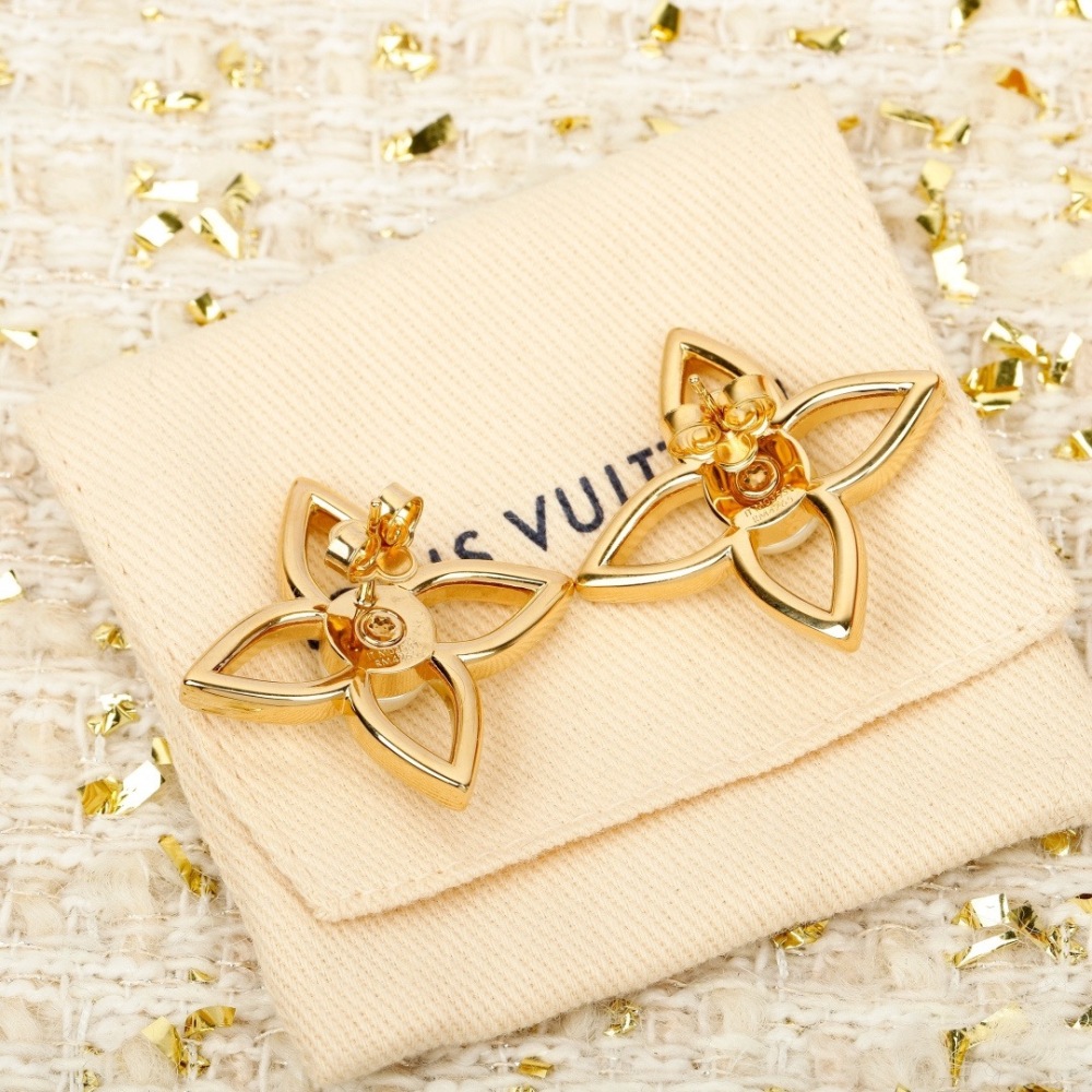 LOUIS VUITTON FOUR-PETAL FLOWER PEARL STUD EARRINGS WITH ORANGE BOX