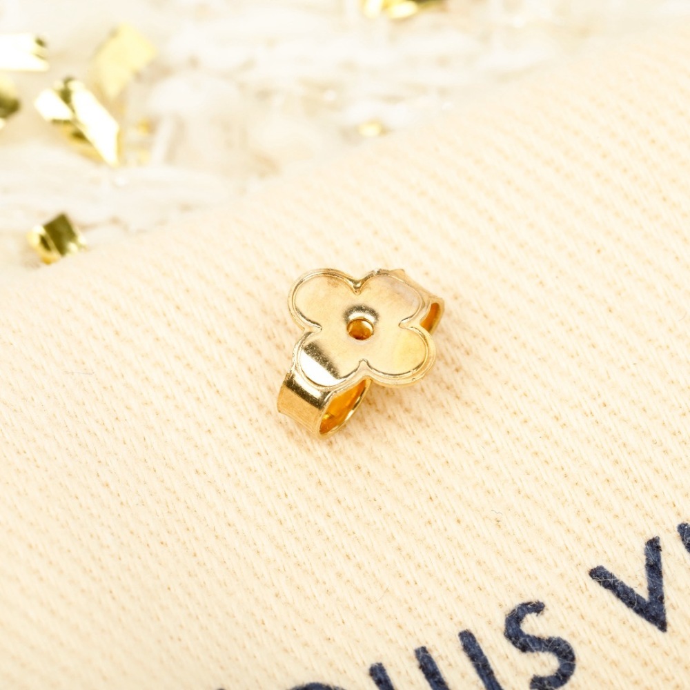 LOUIS VUITTON FOUR-PETAL FLOWER PEARL STUD EARRINGS WITH ORANGE BOX