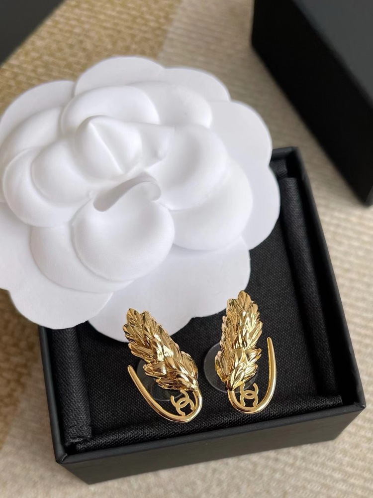GOLD PLATED CARVED FEATHER CC LOGO HOOK EARRINGS