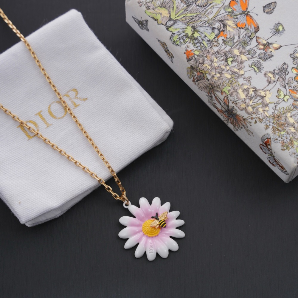 DIOR PINK DAISY BEE ENAMEL GOLD NECKLACE