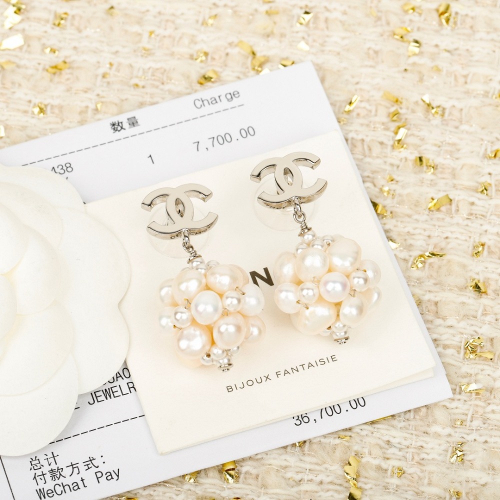 CHANEL CC LOGO PEARL CLUSTER DROP EARRINGS