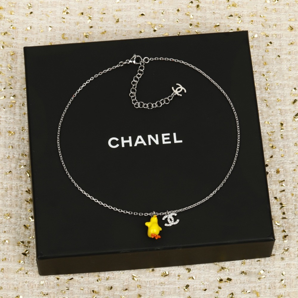 CHANEL CC DIAMOND YELLOW DUCK NECKLACE