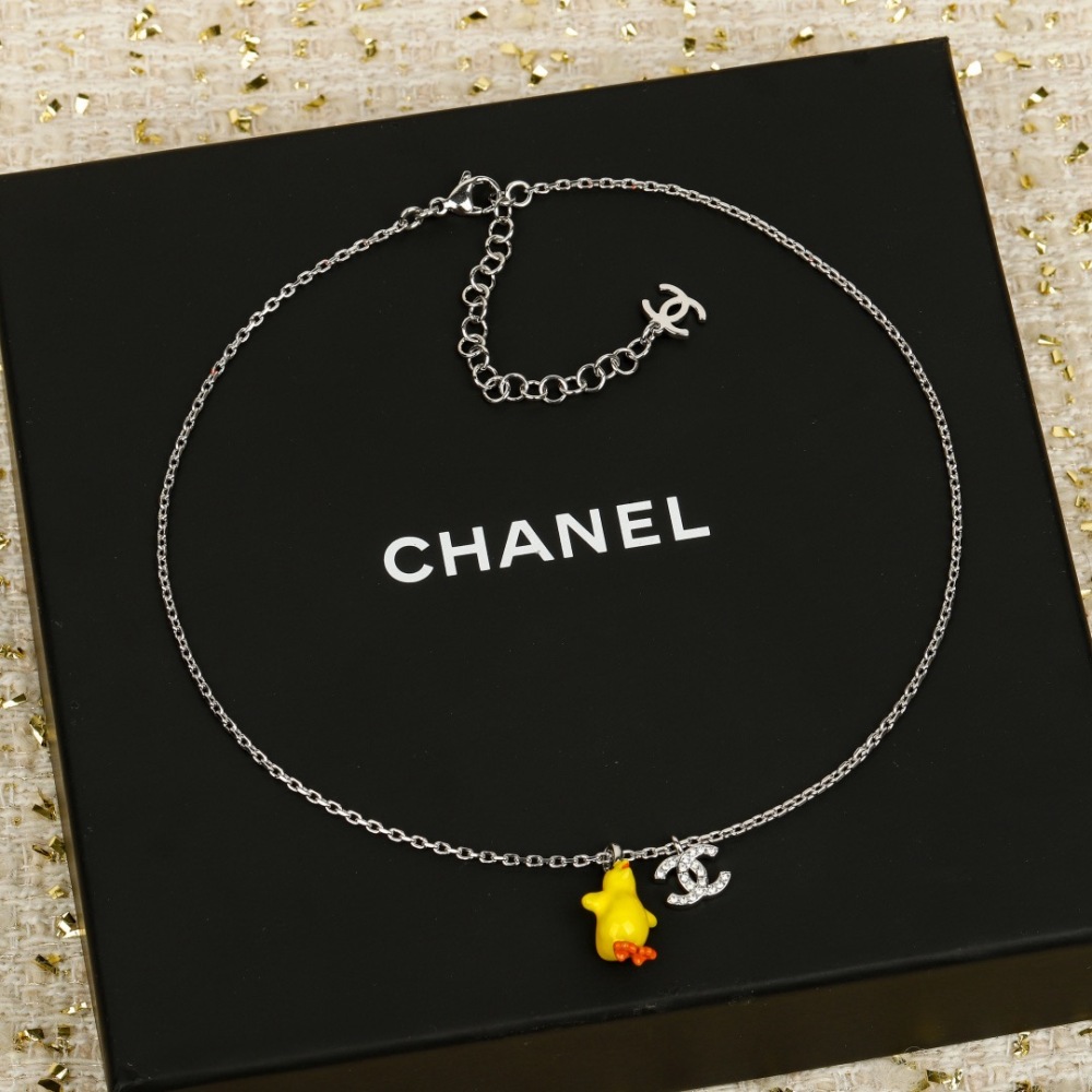CHANEL CC DIAMOND YELLOW DUCK NECKLACE