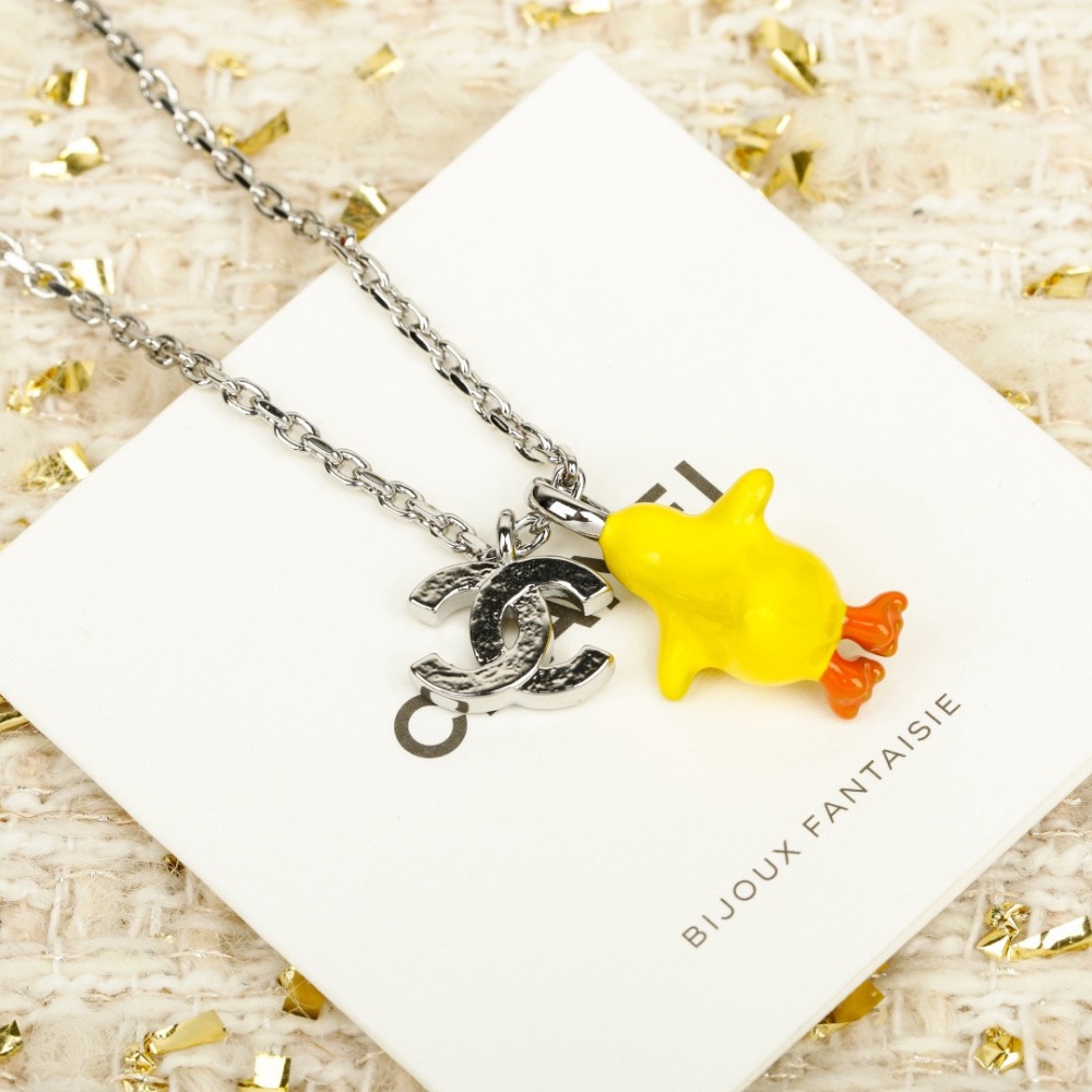 CHANEL CC DIAMOND YELLOW DUCK NECKLACE