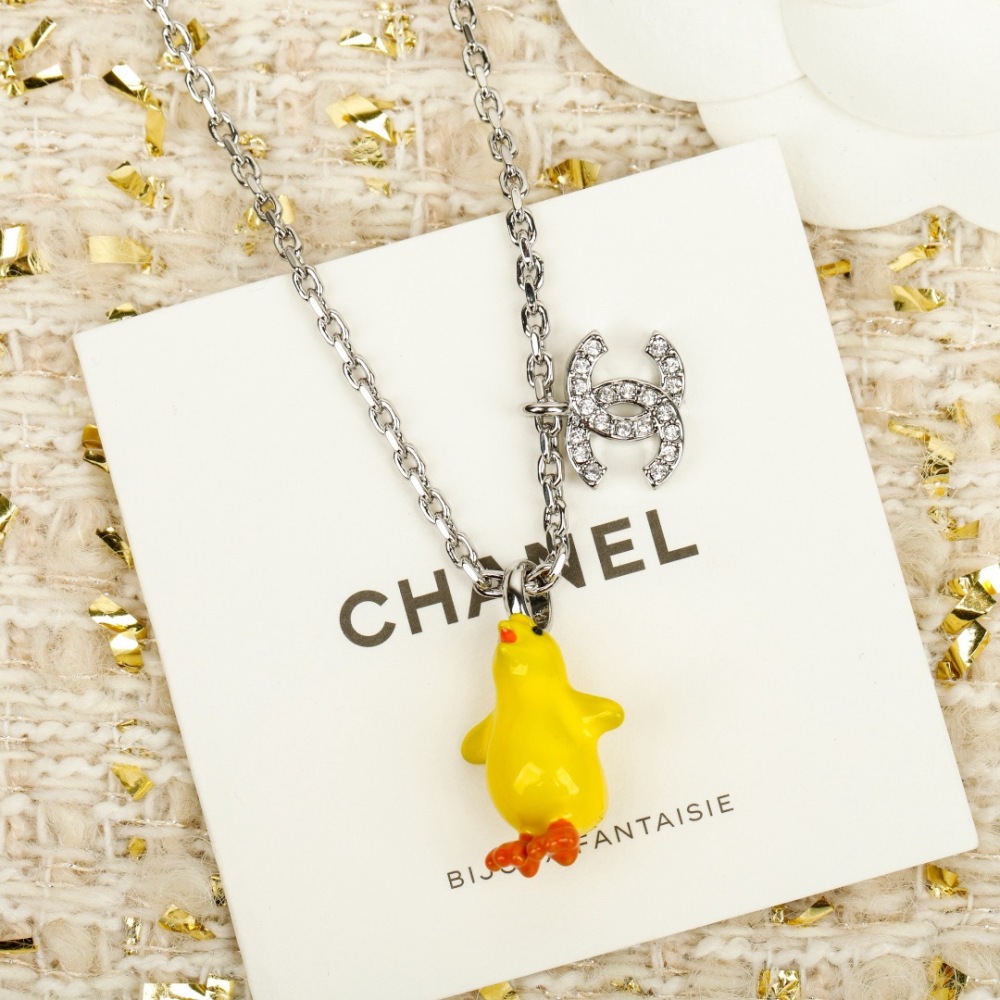 CHANEL CC DIAMOND YELLOW DUCK NECKLACE