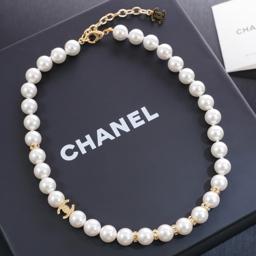 CHANEL PEARL CRYSTAL CC CHOKER NECKLACE