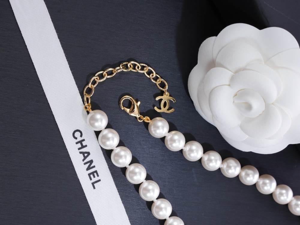 CHANEL PEARL CRYSTAL CC CHOKER NECKLACE