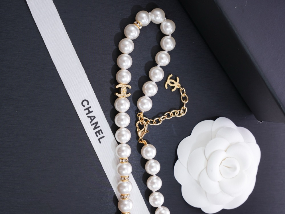 CHANEL PEARL CRYSTAL CC CHOKER NECKLACE