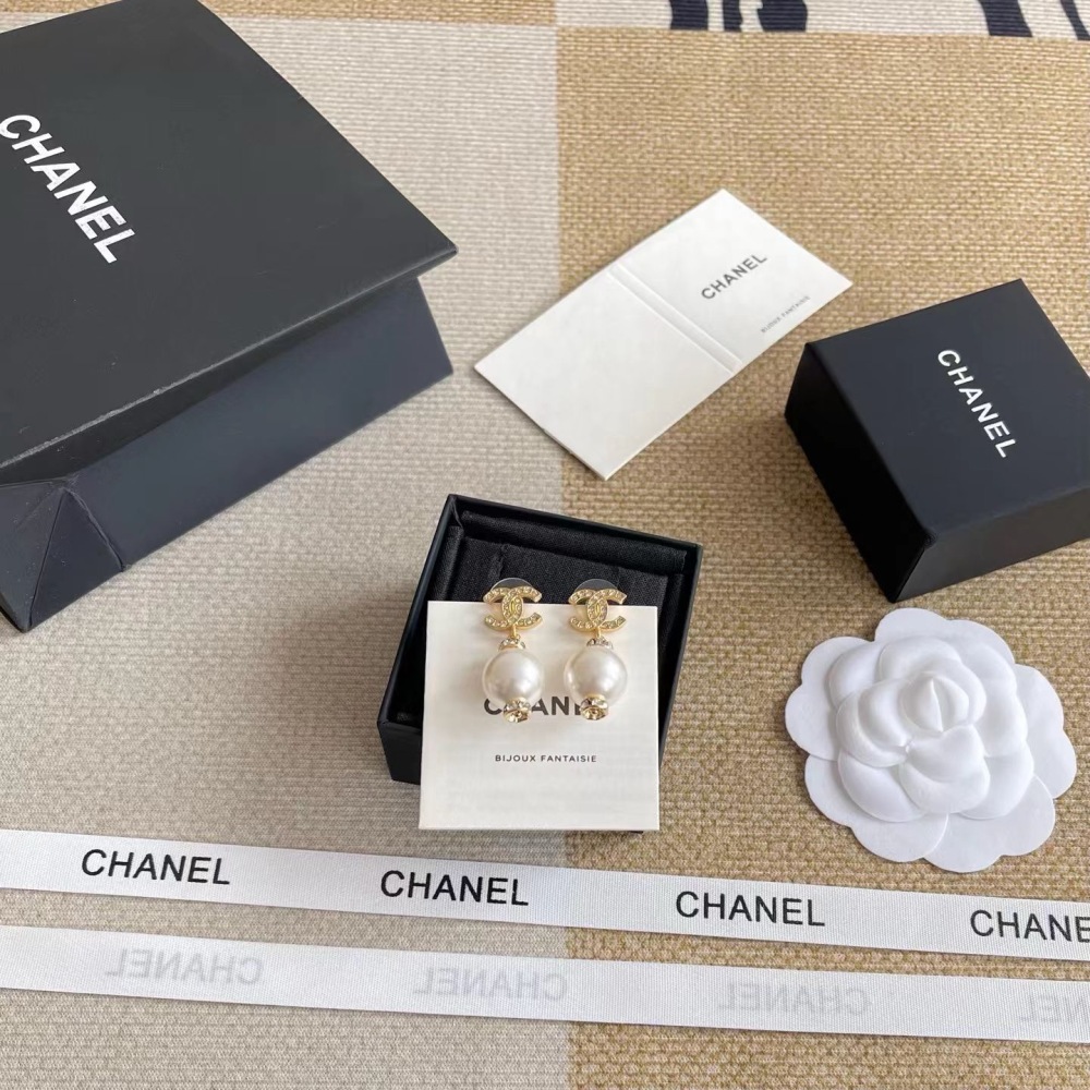 CHANEL CC DIAMOND PEARL DROP EARRINGS