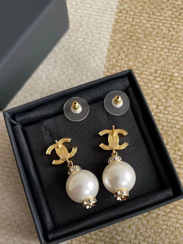 CHANEL CC DIAMOND PEARL DROP EARRINGS