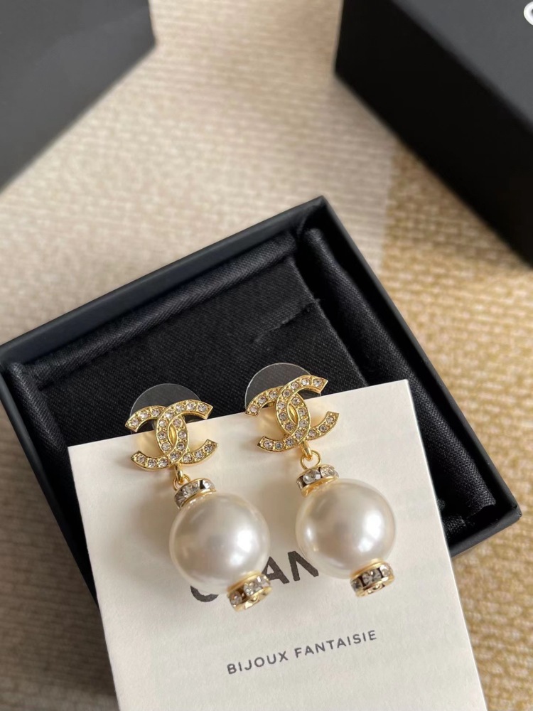CHANEL CC DIAMOND PEARL DROP EARRINGS