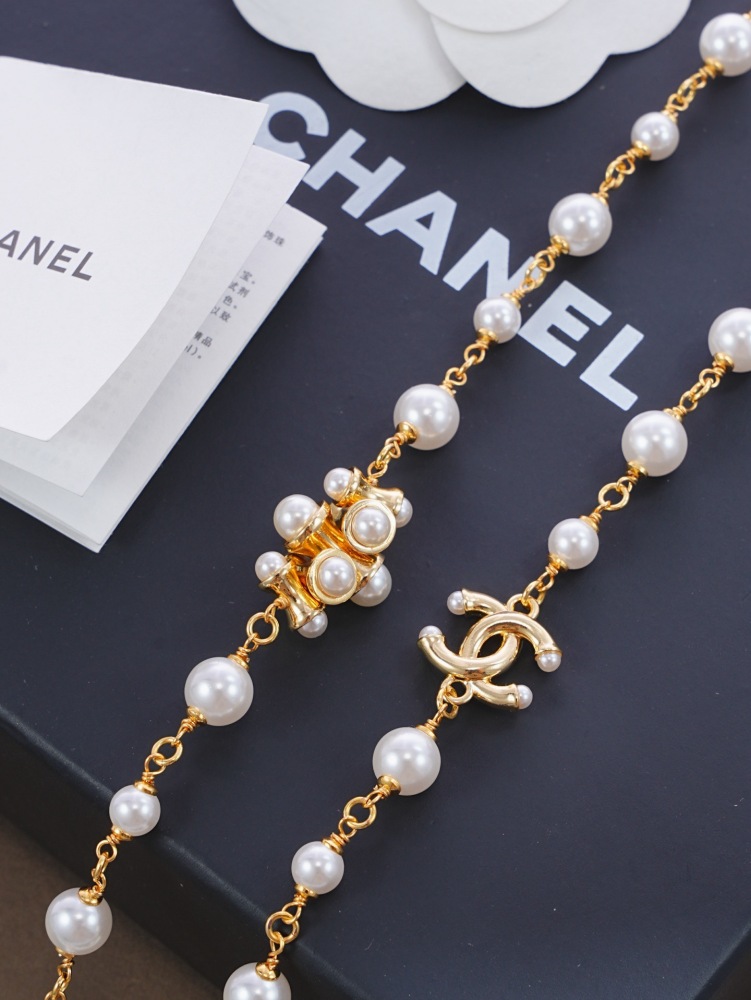 CHANEL CLUSTER PEARL CC LONG NECKLACE
