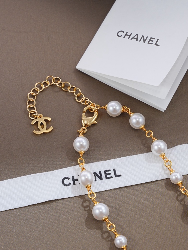 CHANEL CLUSTER PEARL CC LONG NECKLACE