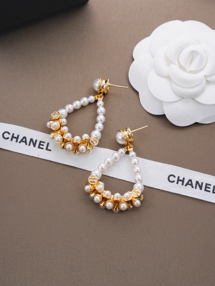 CHANEL GRADUATED PEARL CC TEARDROP HOOP EARRINGS