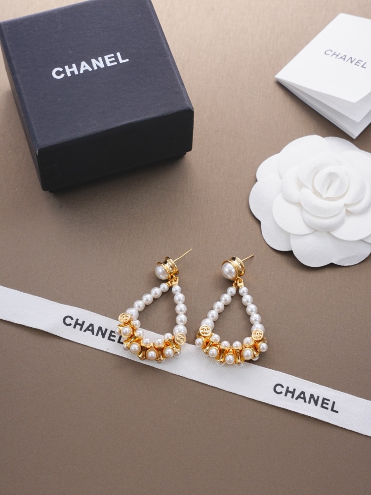 CHANEL GRADUATED PEARL CC TEARDROP HOOP EARRINGS