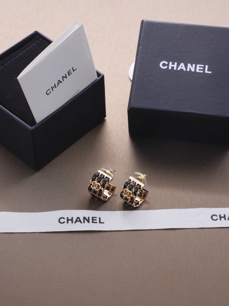 CHANEL BLACK LEATHER WOVEN CC CUFF HOOP EARRINGS