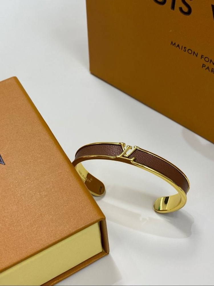 LV GOLD FRAME BROWN LEATHER LOGO OPEN CUFF BRACELET