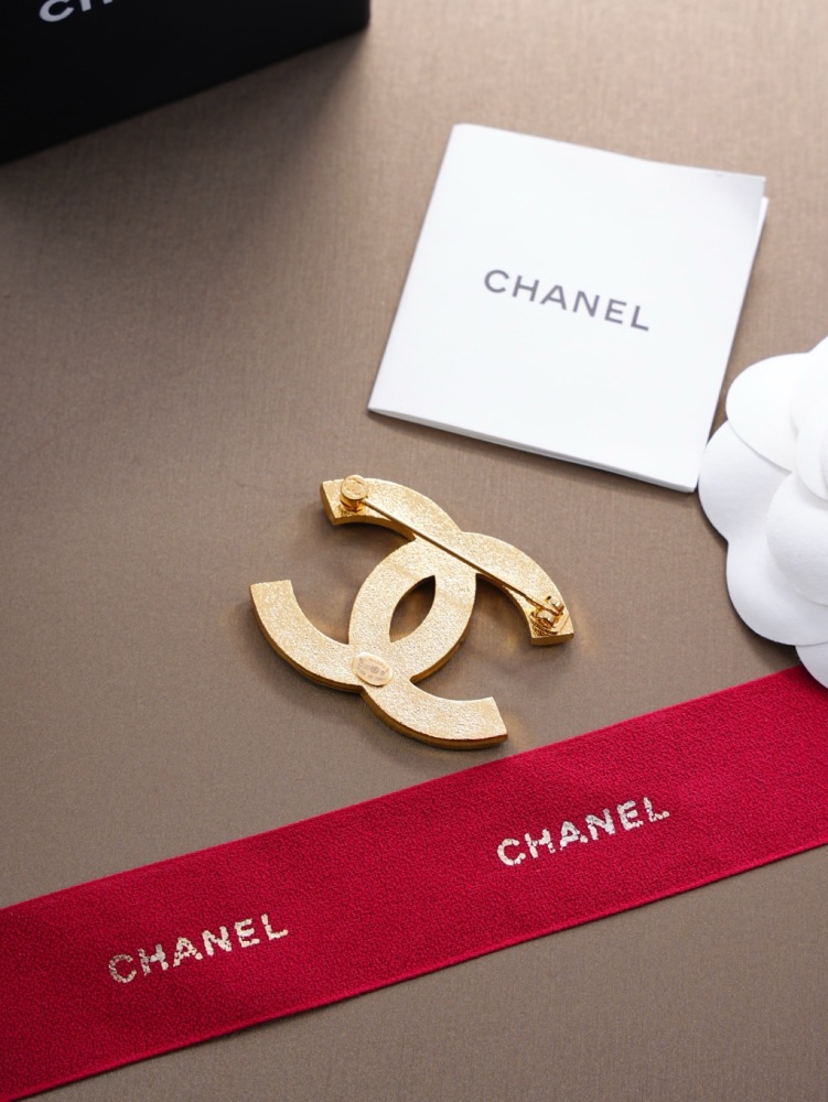 CHANEL GOLD QUILTED DOUBLE C LOGO BROOCH
