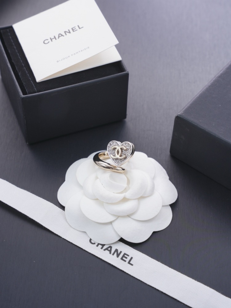 CHANEL TWO-TONE HEART PAVÉ CRYSTAL CC OPEN WRAP RING