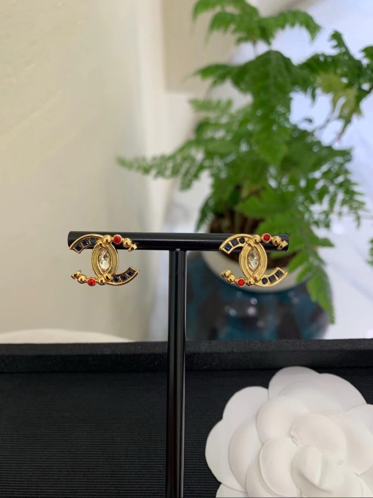 CHANEL STUD EARRINGS