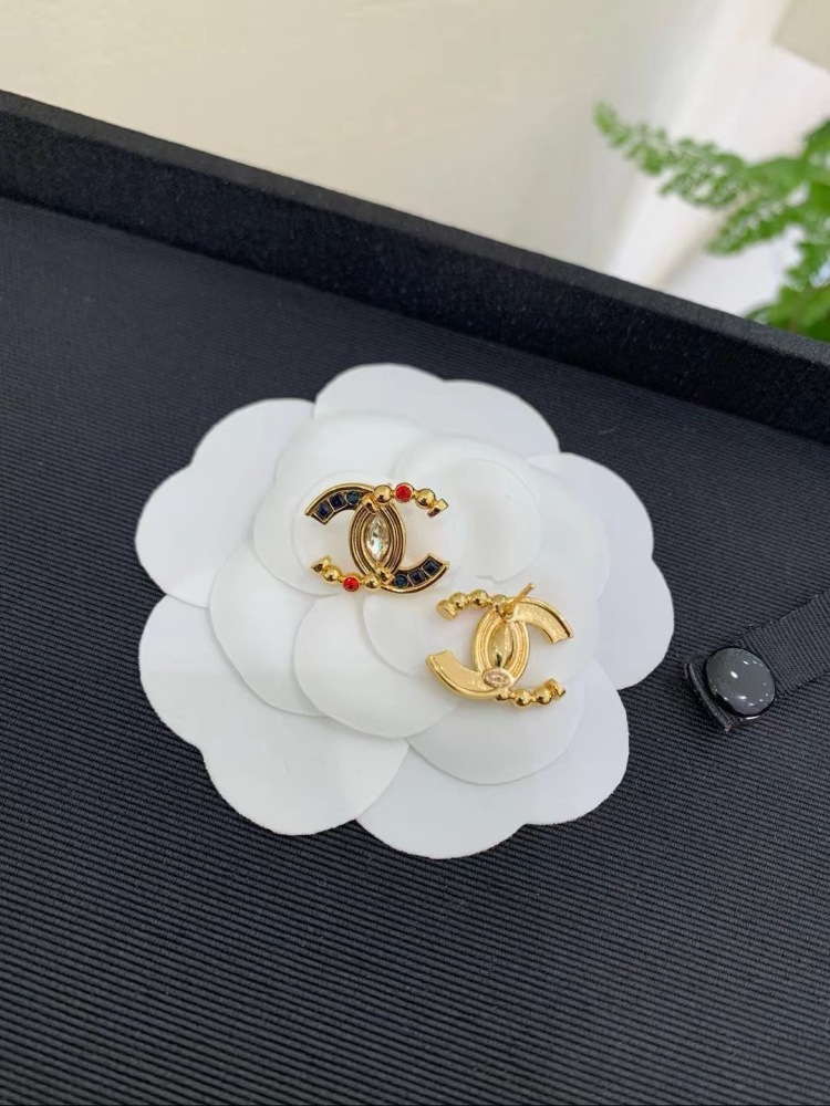 CHANEL STUD EARRINGS